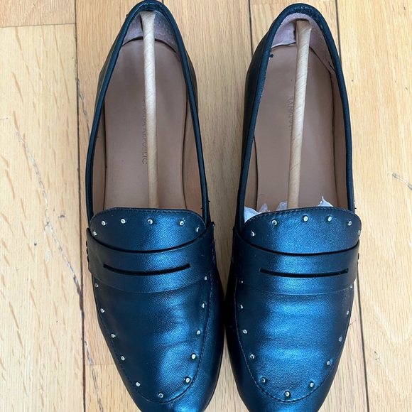 Banana Republic Black Studded Loafers Sz 8.5 Super Soft - Picture 9 of 11
